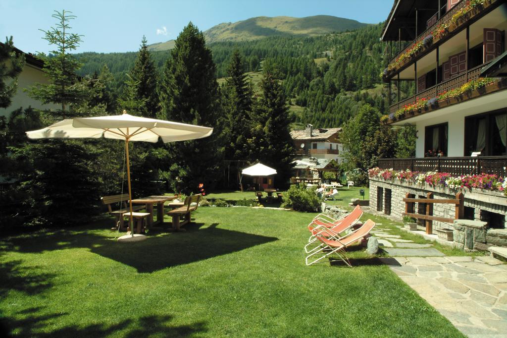 Hotel Castor Champoluc Exteriér fotografie